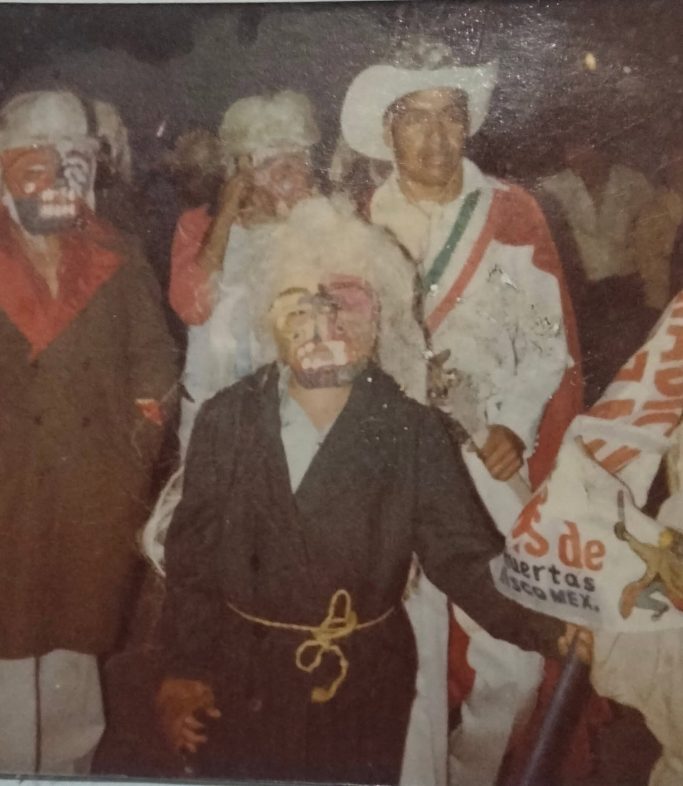Tastoanes de Santa Cruz de las Huertas representando a la comunidad en la Ciudad de México en 1982.